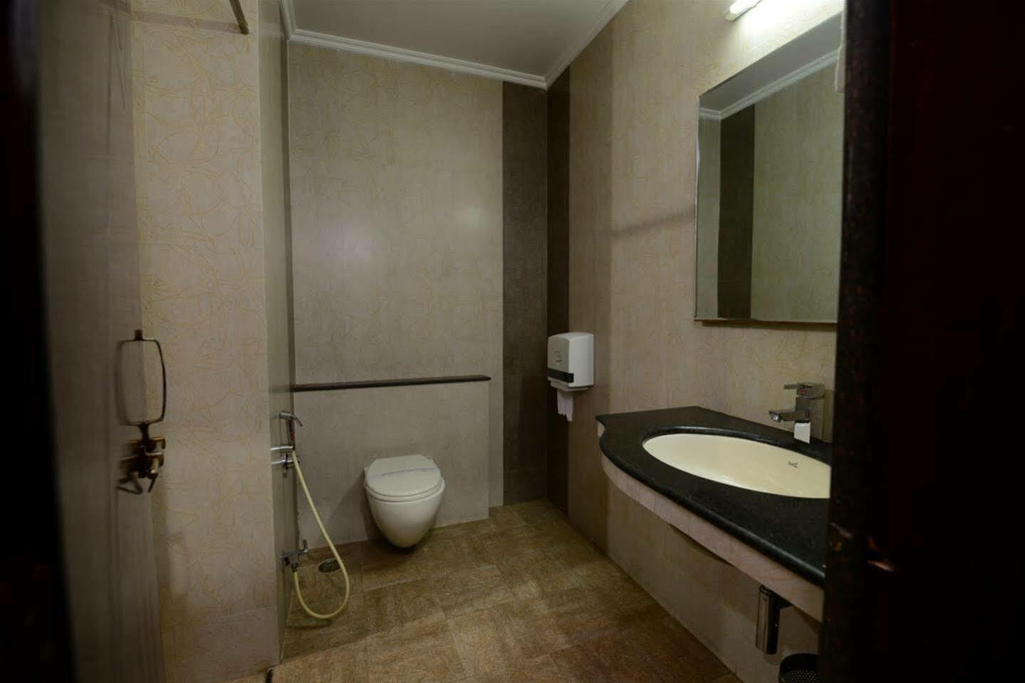 Hotel Vatsa International Bhilai Buitenkant foto